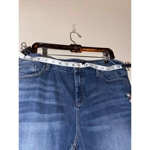 Girlfriend Jeans  Womens  Us 12p  Blue Embellished So slimming  slim leg ankle